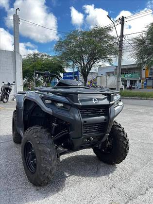 CAN-AM OUTLANDER 570 XMR 
